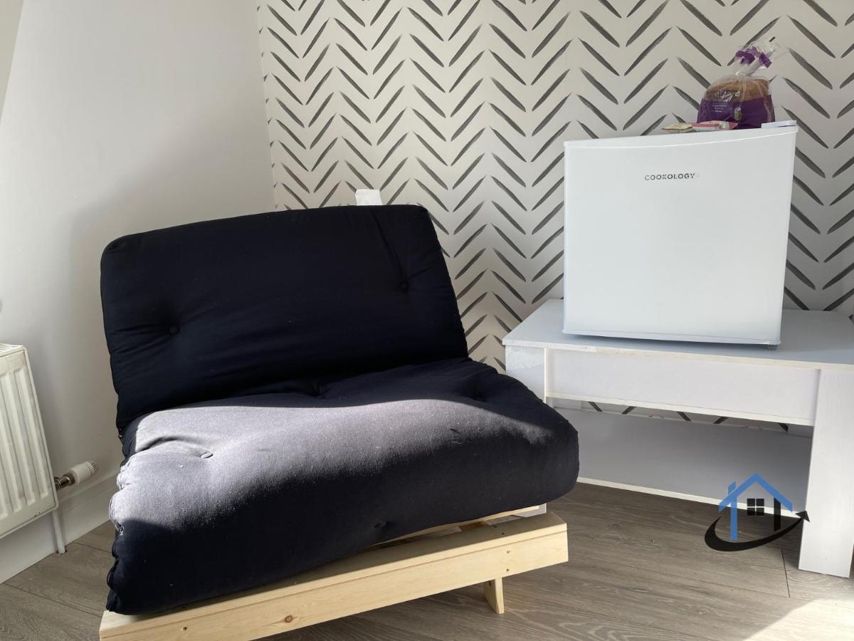 Acaster House, X4 Rooms With En-Suites X1 Room Private Bathroom, Street Parking, Close To Train Station Kettering Eksteriør billede